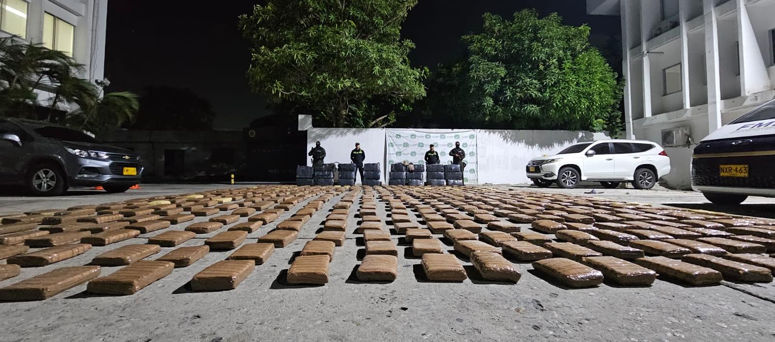 Golpe millonario al narcotráfico: Incautan más de una tonelada de ...